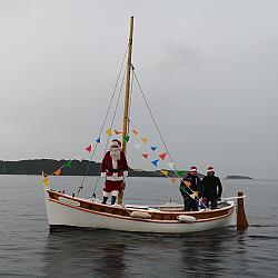 Arrivée du Pére Noêl en Pointu au Brusc, dimanche 15 décembre 2019