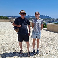 Melina et son grand père, pendant la sortie en pointus