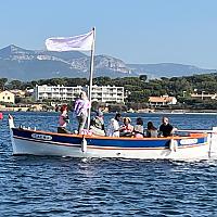 Octobre Rose embarque sur les pointus du Brusc