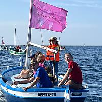 Octobre Rose embarque sur les pointus du Brusc