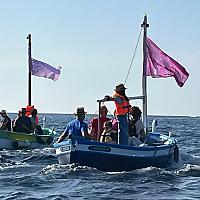 Octobre Rose embarque sur les pointus du Brusc